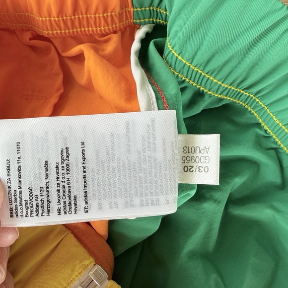 Adidas Originals Pride Off-Center jacket Rainbow  Windbreaker‎ Size Large - Picture 7 of 7